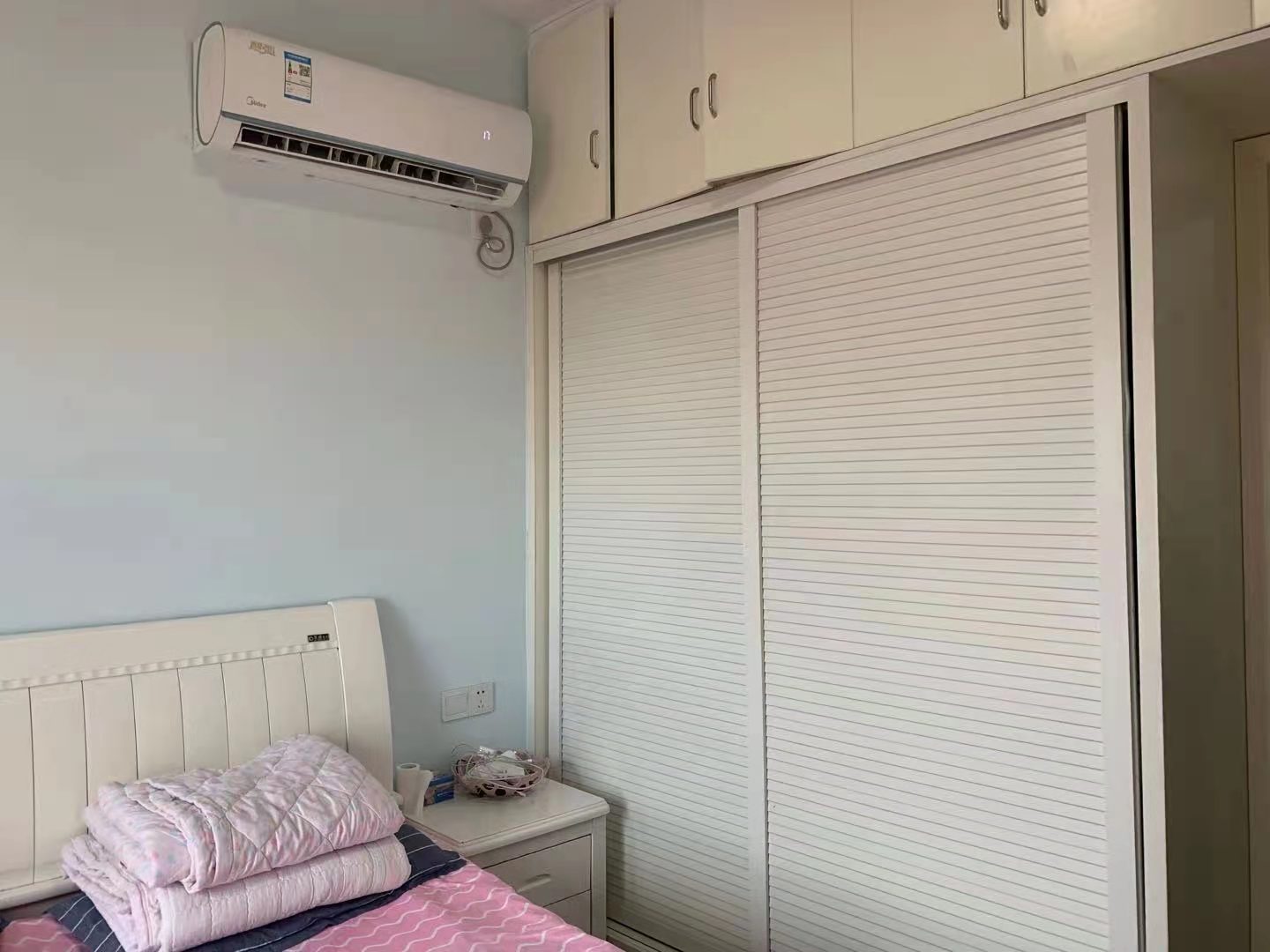 新桂公馆 1室1厅1卫 34.8万 新桂公馆 1室1厅1卫 34.8万客厅