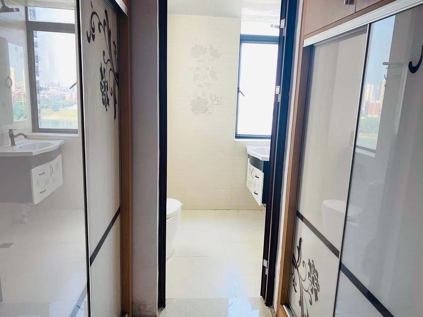 山水国际 3室2厅1卫 100.0万 山水国际 3室2厅1卫 100.0万客厅