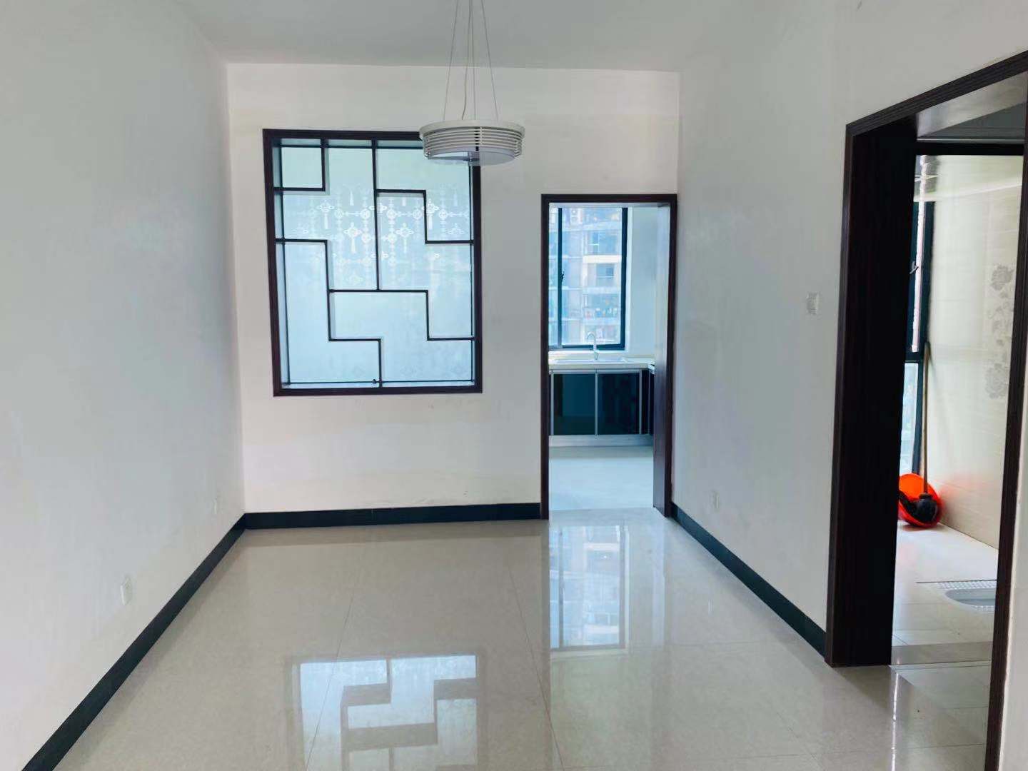 山水国际 3室2厅1卫 100.0万 山水国际 3室2厅1卫 100.0万客厅