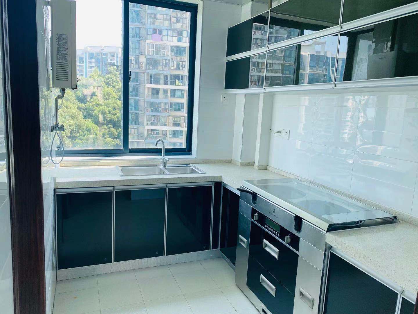 山水国际 3室2厅1卫 100.0万 山水国际 3室2厅1卫 100.0万客厅