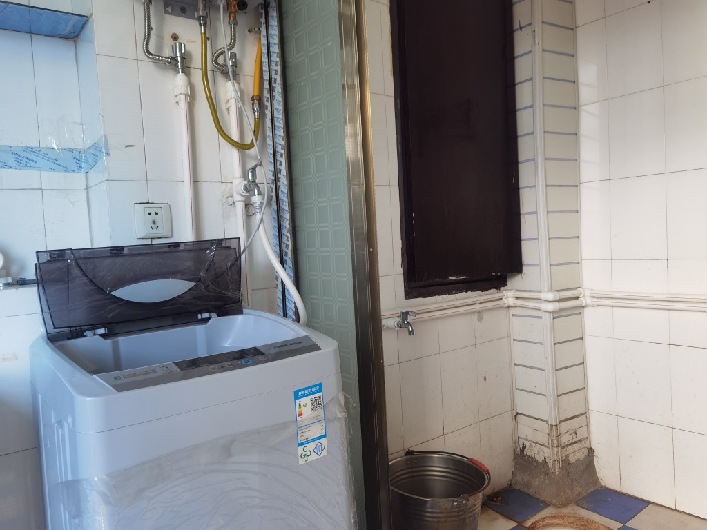 栗公港社区 3室2厅1卫 800.0元/月 栗公港社区 3室2厅1卫 800.0元/月室内图