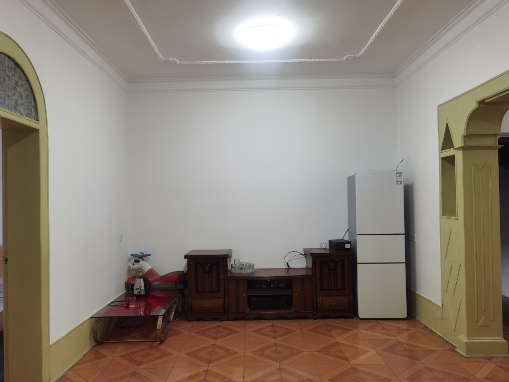 栗公港社区 3室2厅1卫 800.0元/月 栗公港社区 3室2厅1卫 800.0元/月室内图