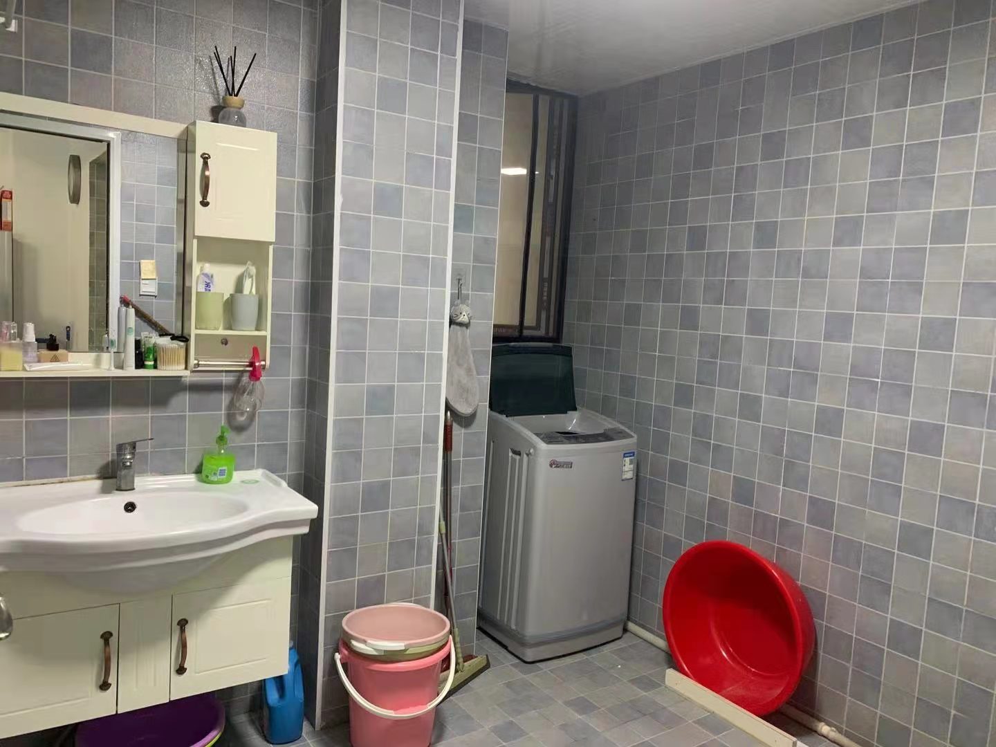 新桂公馆 1室1厅1卫 34.8万 新桂公馆 1室1厅1卫 34.8万客厅