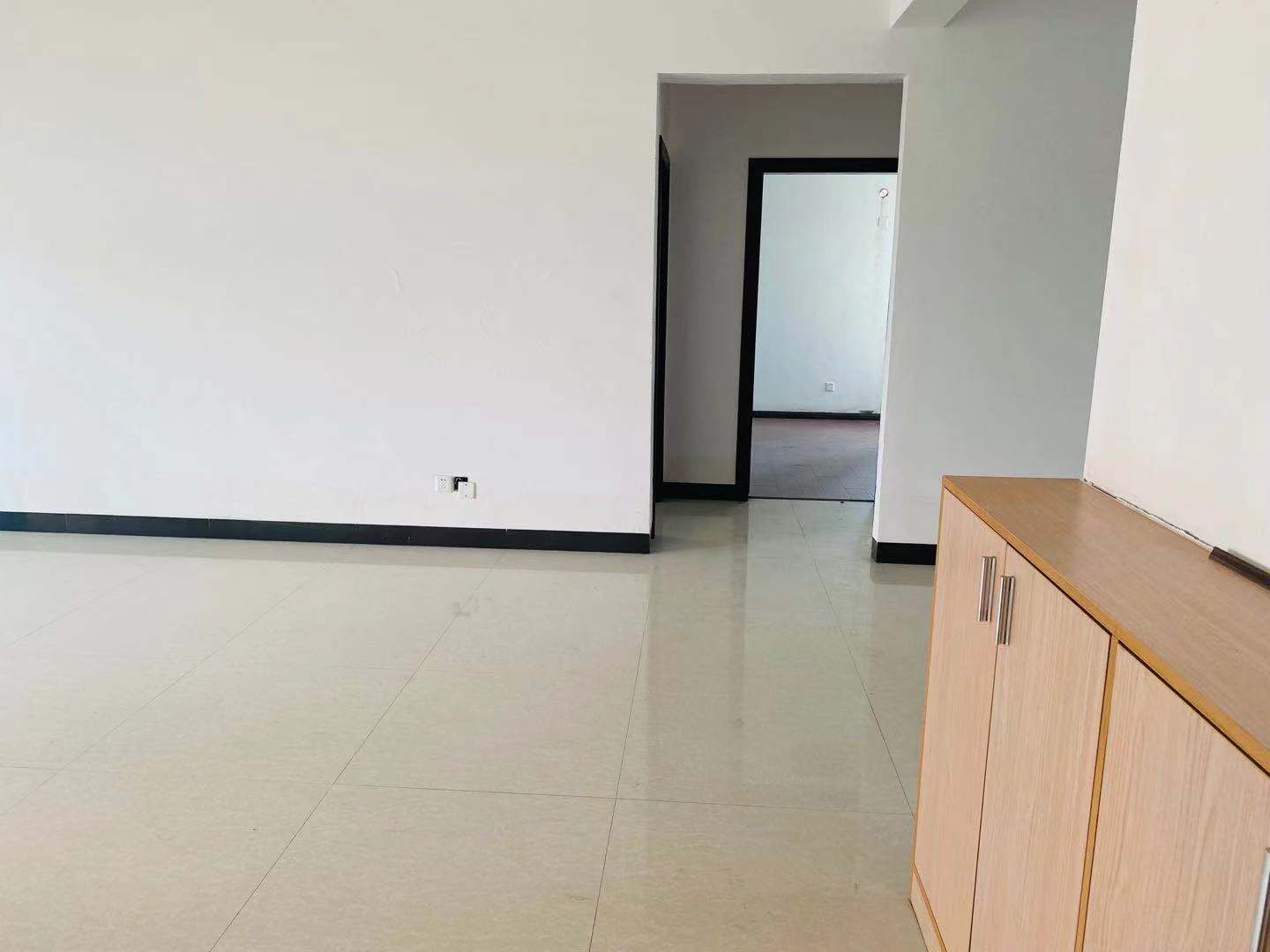 山水国际 3室2厅1卫 100.0万 山水国际 3室2厅1卫 100.0万客厅