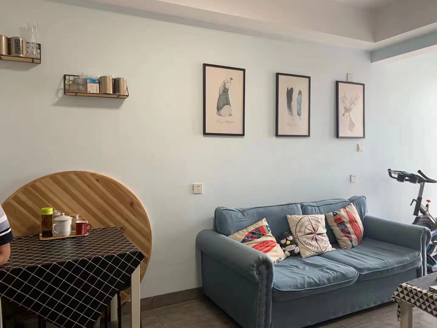 新桂公馆 1室1厅1卫 34.8万 新桂公馆 1室1厅1卫 34.8万客厅