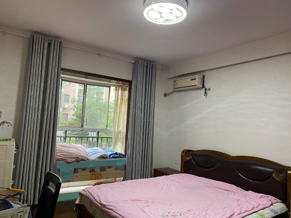 庐山春天一期桃李苑  3室2厅2卫    86.0万 庐山春天一期桃李苑  3室2厅2卫    86.0万客厅