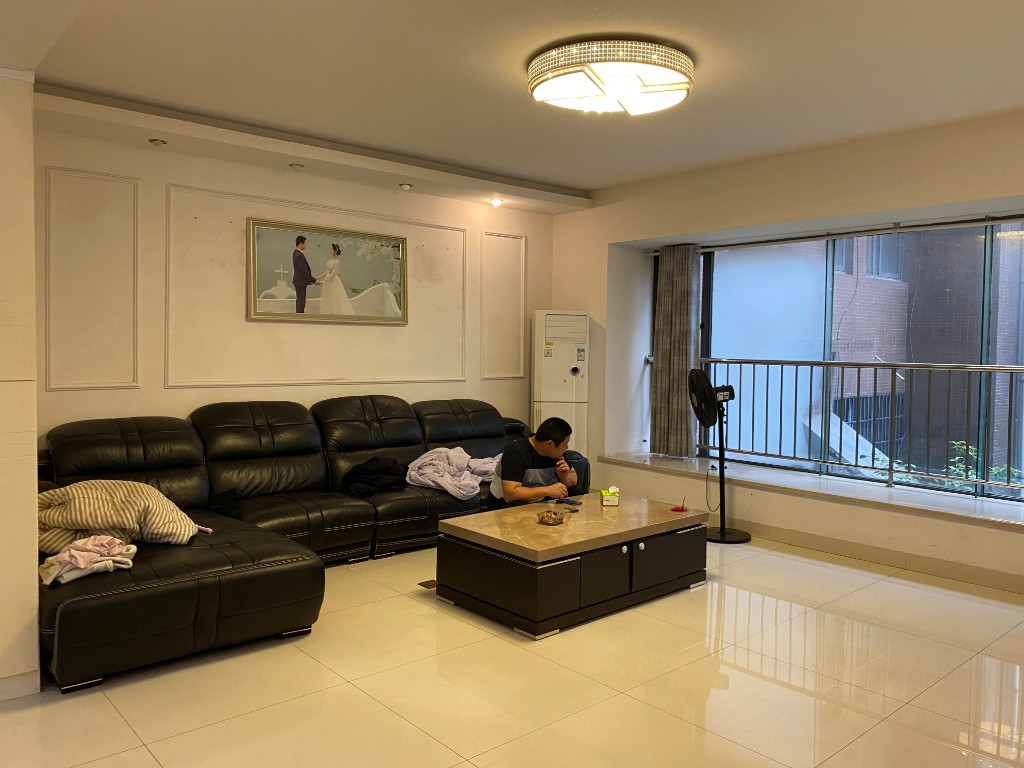 庐山春天一期桃李苑  3室2厅2卫    86.0万 庐山春天一期桃李苑  3室2厅2卫    86.0万室内图1