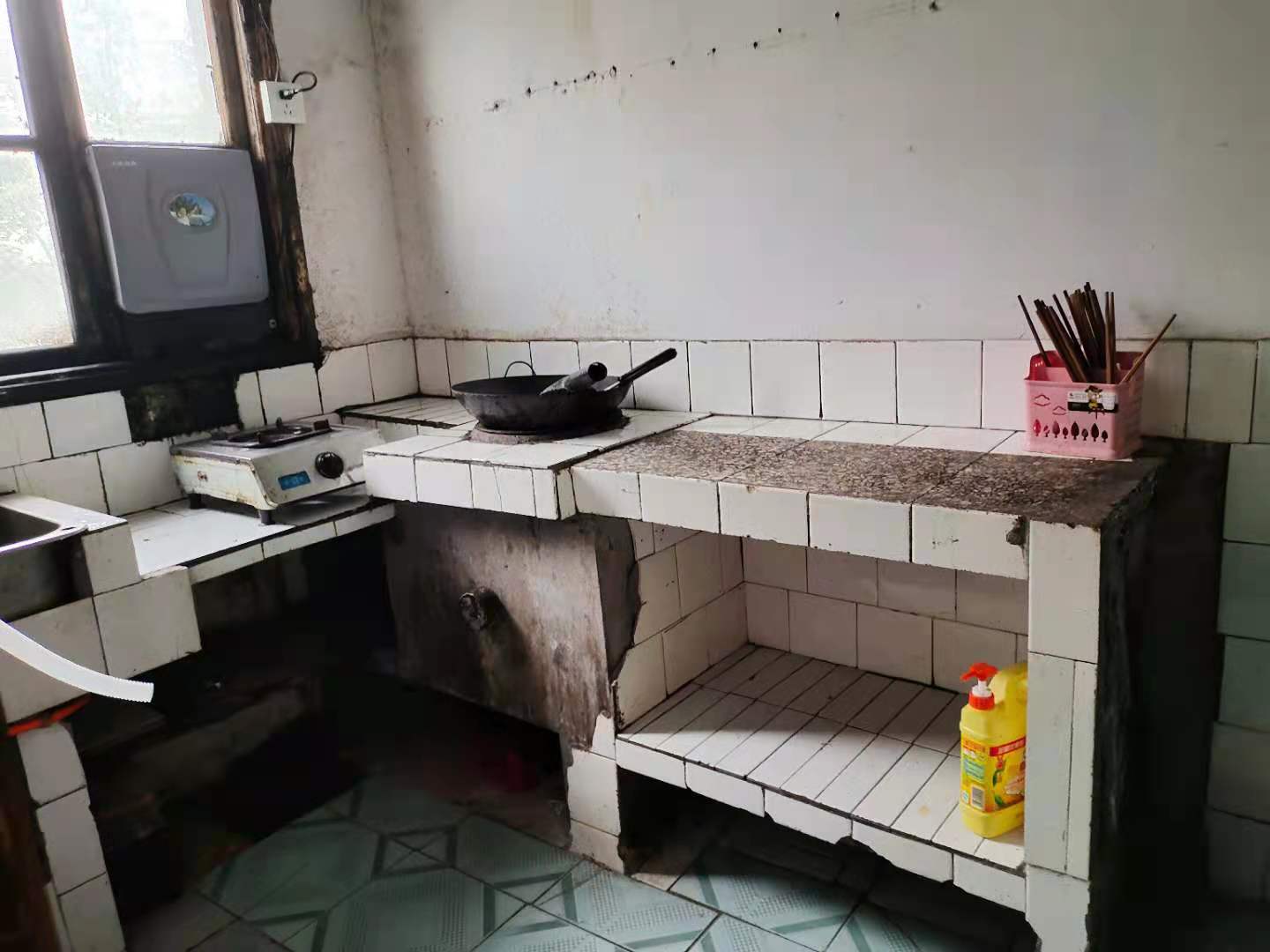 银桥小区 2室1厅1卫 700.0元/月 银桥小区 2室1厅1卫 700.0元/月室内图