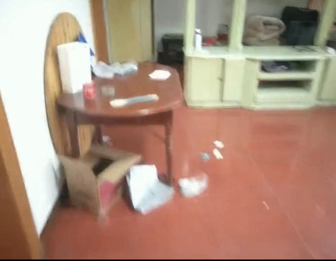 娄星区财政局家属楼 3室2厅1卫 43.8万 娄星区财政局家属楼 3室2厅1卫 43.8万客厅