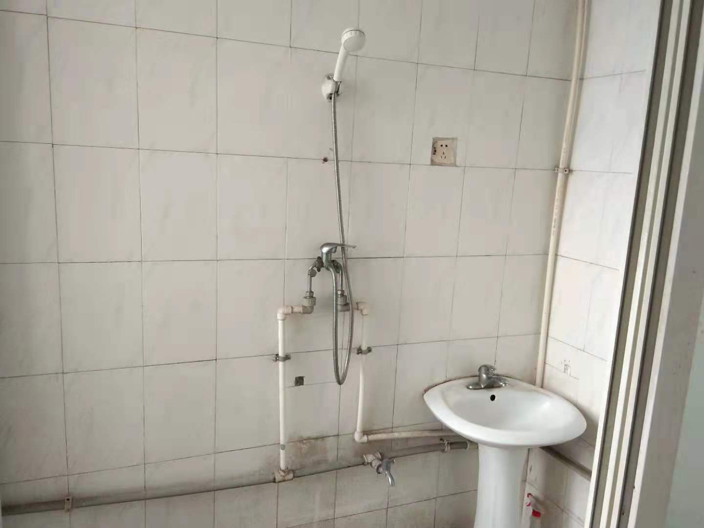 柏丽广场 1室0厅1卫 600.0元/月 柏丽广场 1室0厅1卫 600.0元/月室内图