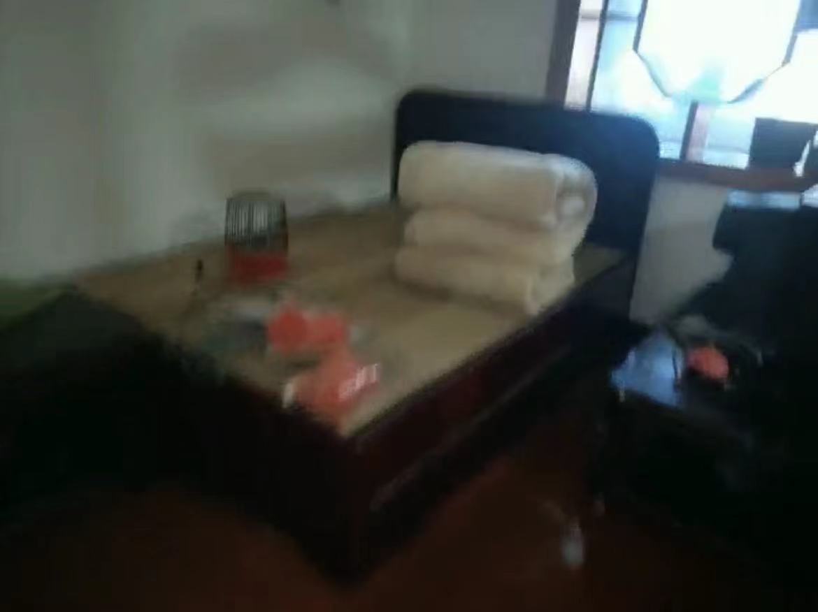 娄星区财政局家属楼 3室2厅1卫 43.8万 娄星区财政局家属楼 3室2厅1卫 43.8万客厅