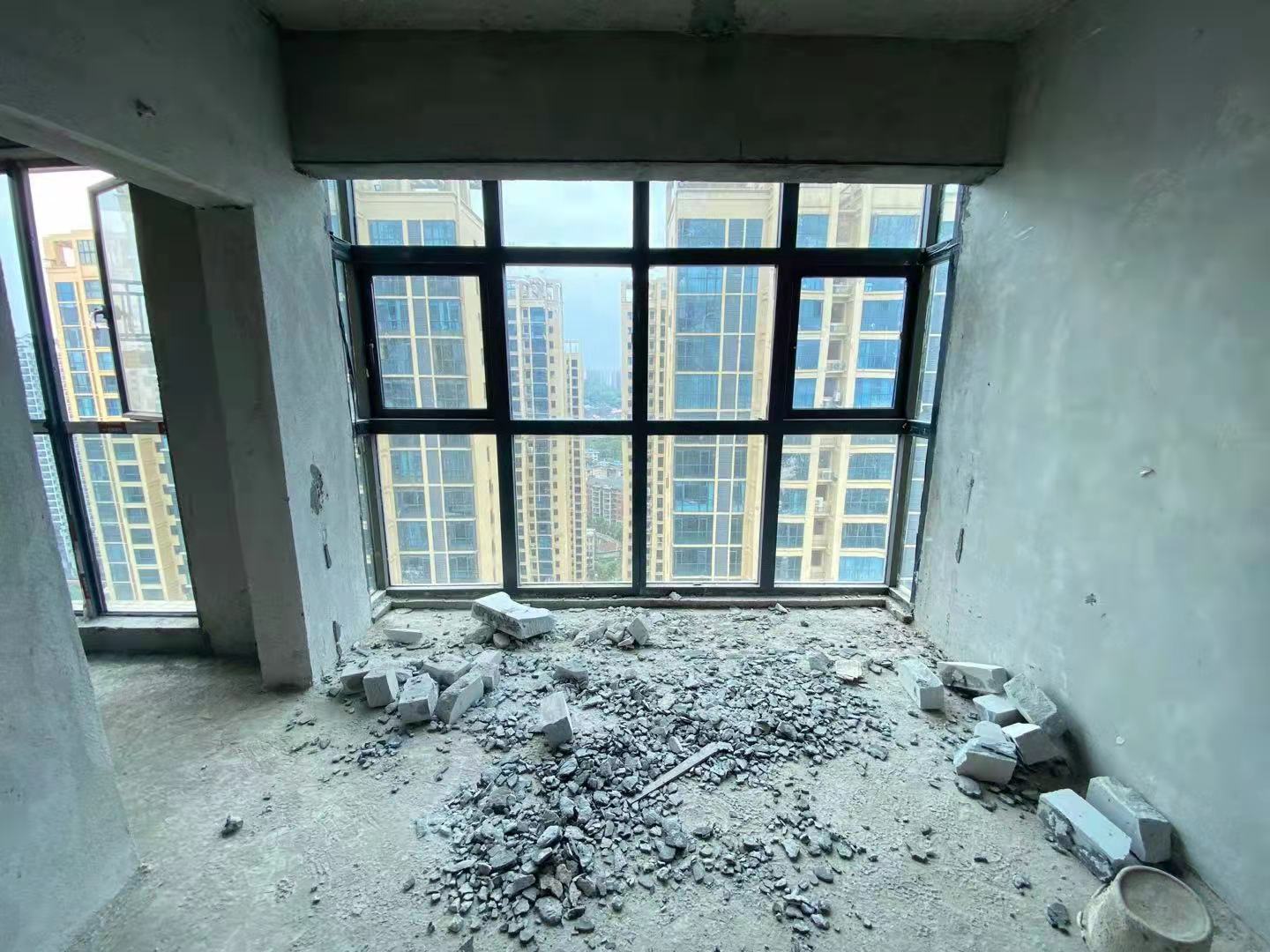 德源翡翠滨江  2室2厅1卫   39.00万客厅