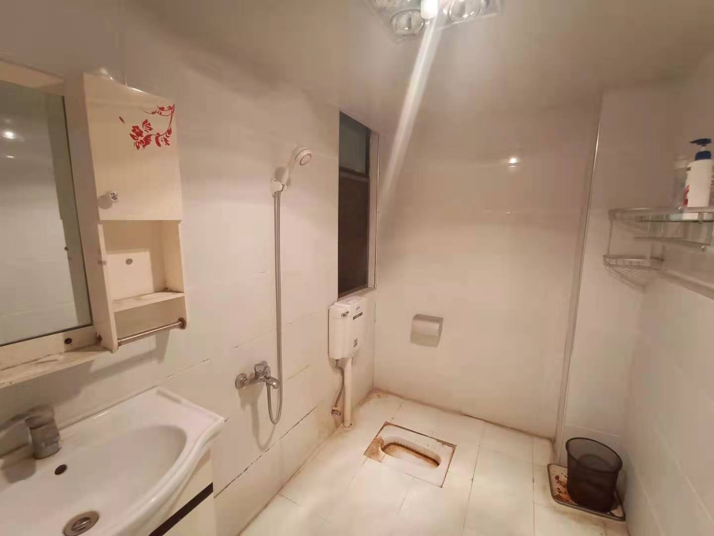 三江花中城 3室2厅1卫 2800.0元/月 三江花中城 3室2厅1卫 2800.0元/月室内图