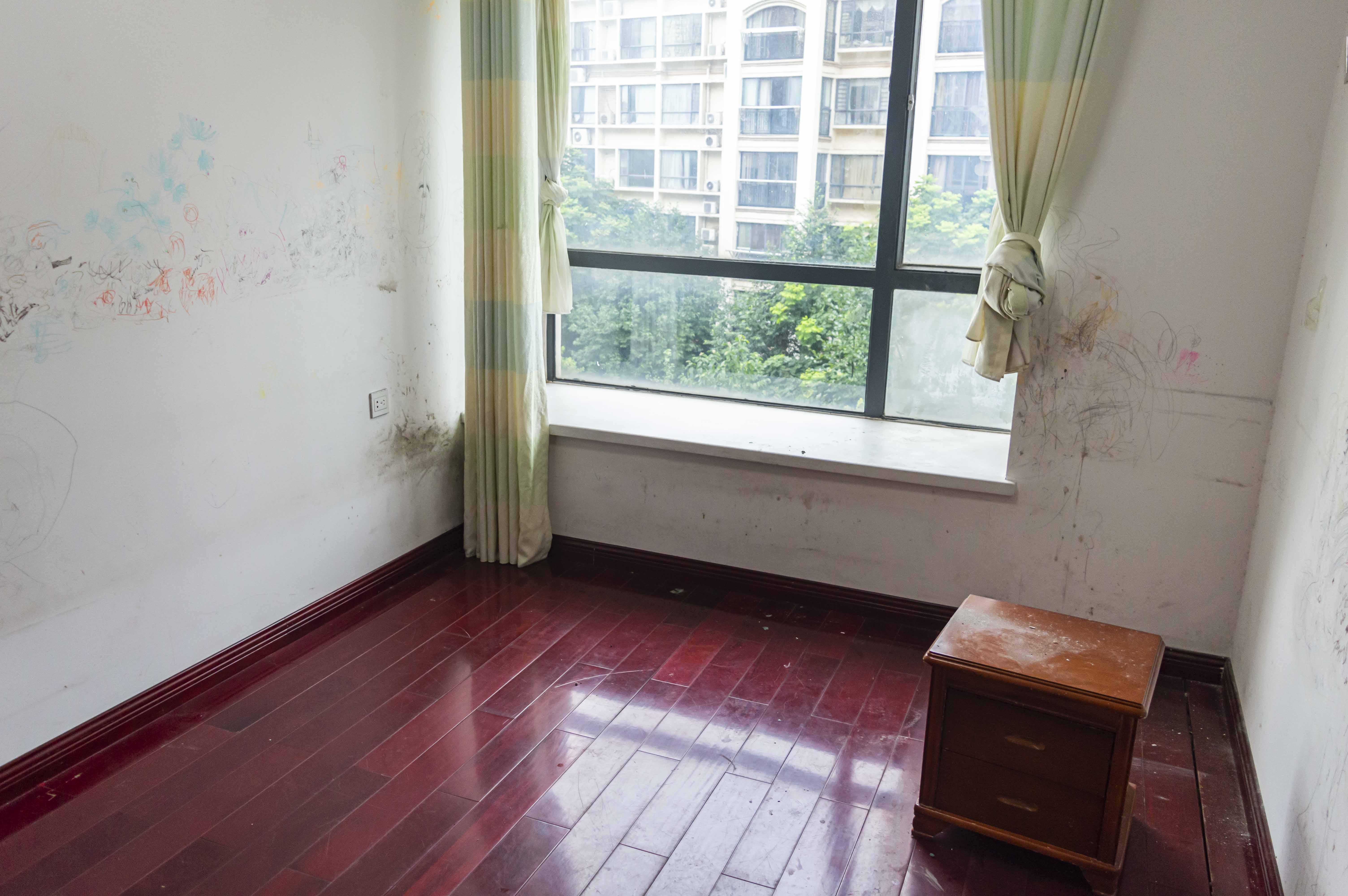 中核缇香名苑  4室2厅2卫    116.0万 中核缇香名苑  4室2厅2卫    116.0万卫生间