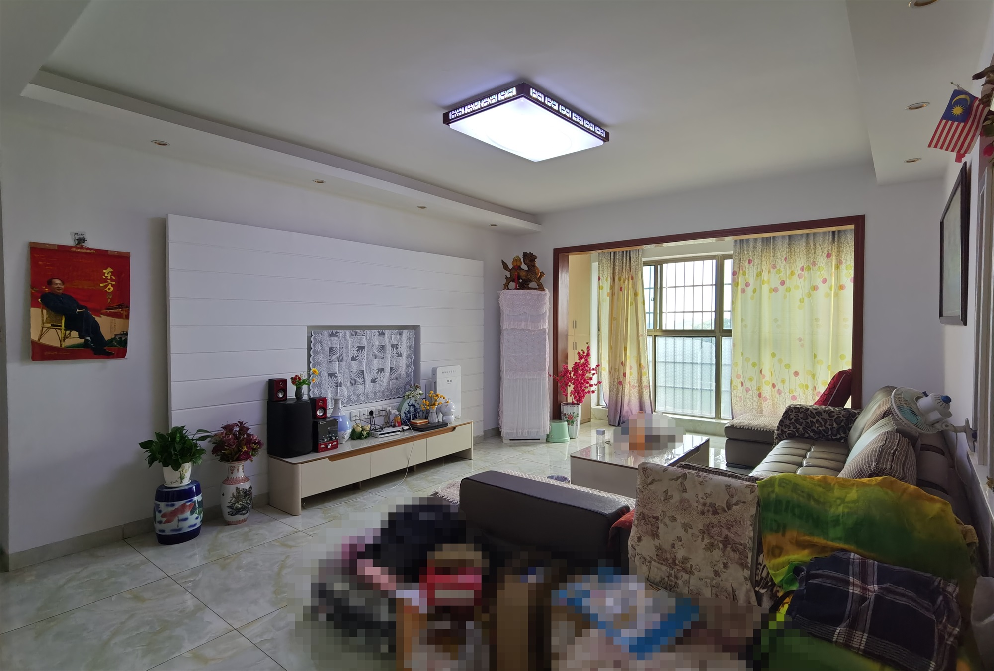 公园道一号(兆富佳园) 3室2厅1卫 95.0万 公园道一号(兆富佳园) 3室2厅1卫 95.0万客厅