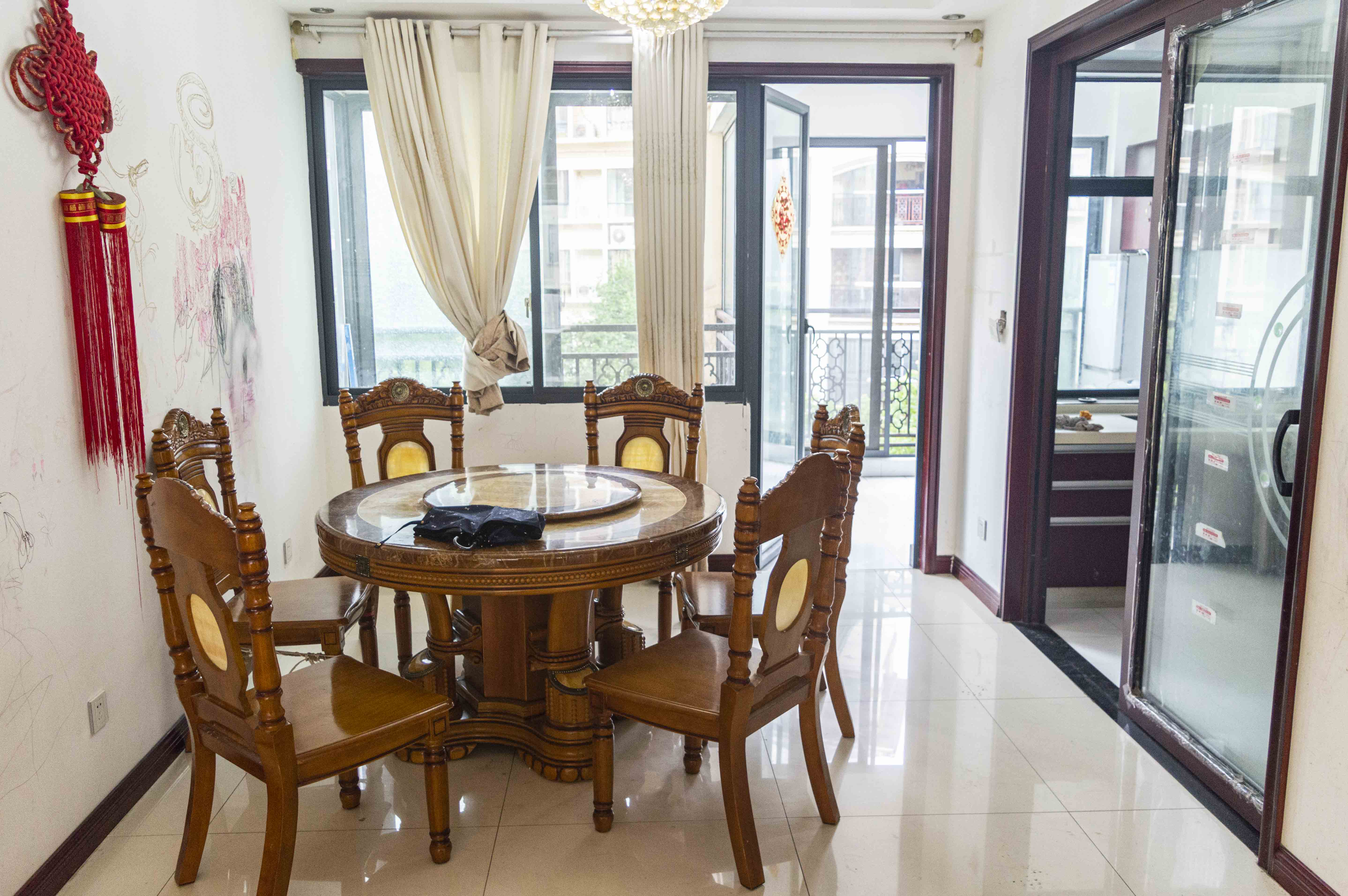 中核缇香名苑  4室2厅2卫    116.0万 中核缇香名苑  4室2厅2卫    116.0万客厅