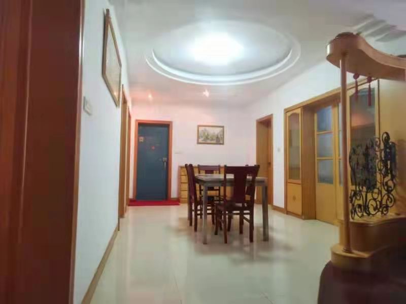 翠塘小区  3室2厅2卫    60.8万 翠塘小区  3室2厅2卫    60.8万客厅