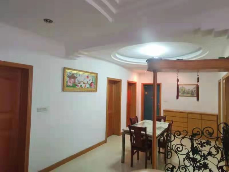 翠塘小区  3室2厅2卫    60.8万 翠塘小区  3室2厅2卫    60.8万客厅