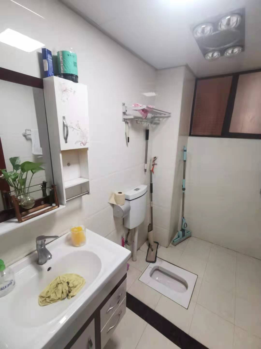 明兴翰苑一期  1室1厅1卫   1600.00元/月室内图