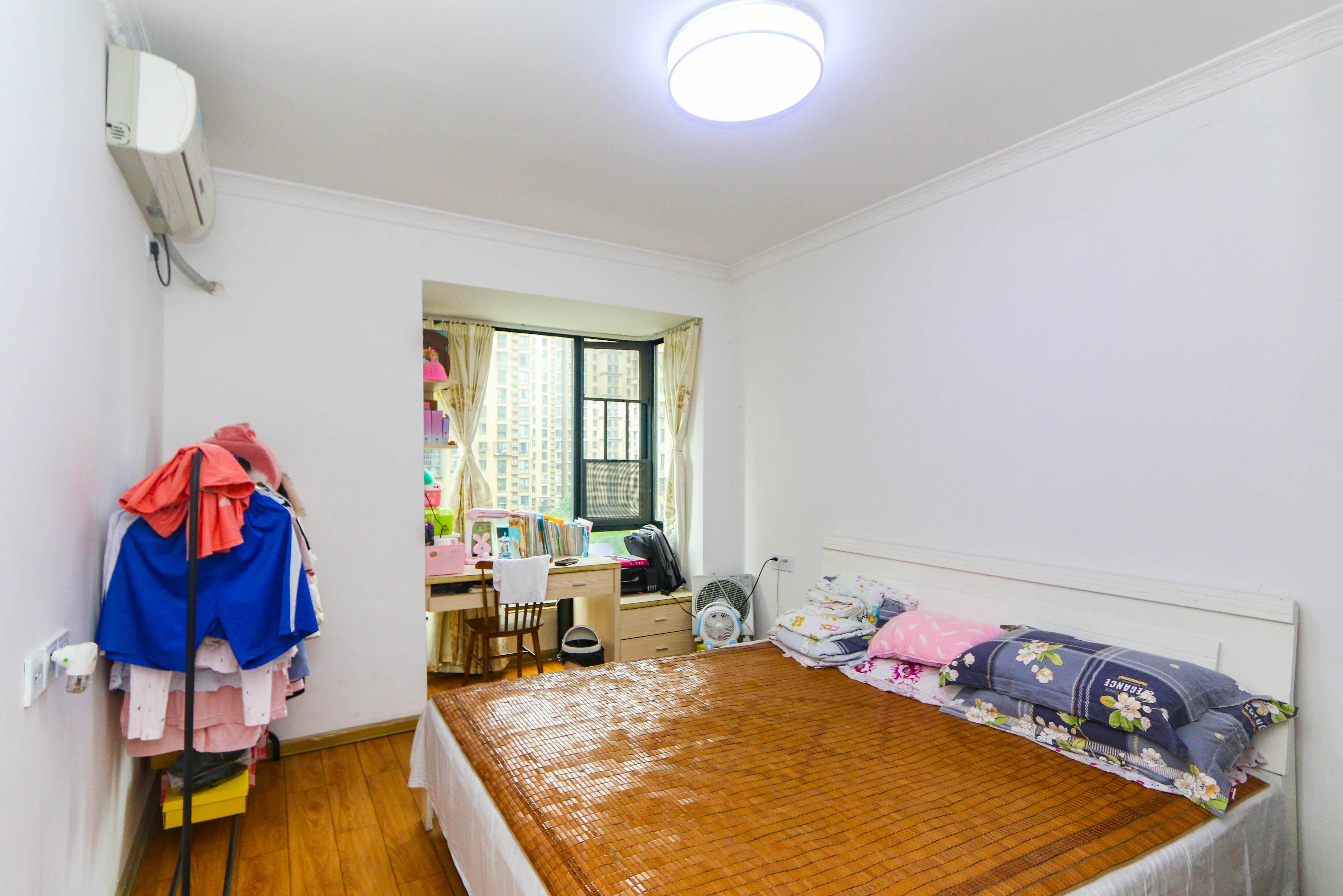 中建麓山和苑  2室2厅1卫   63.00万卧室