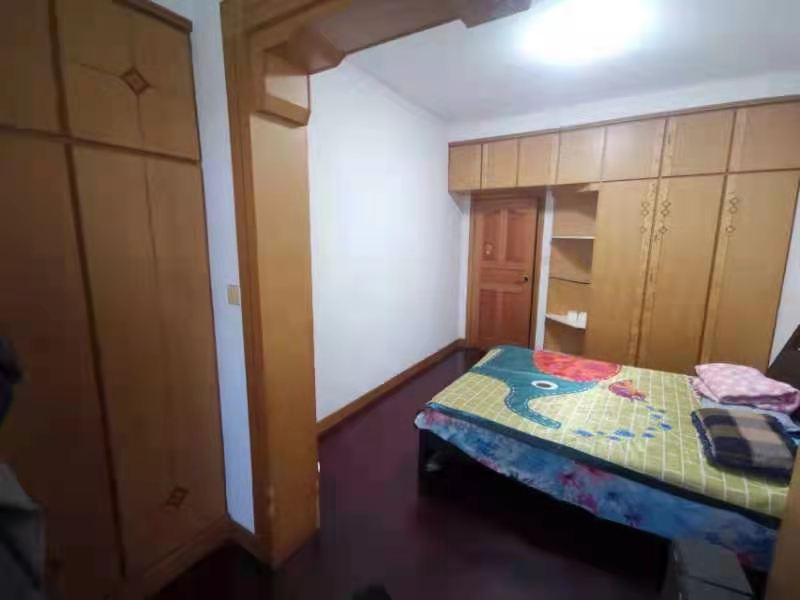 翠塘小区  3室2厅2卫    60.8万 翠塘小区  3室2厅2卫    60.8万客厅