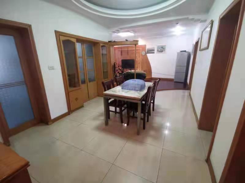 翠塘小区  3室2厅2卫    60.8万 翠塘小区  3室2厅2卫    60.8万客厅