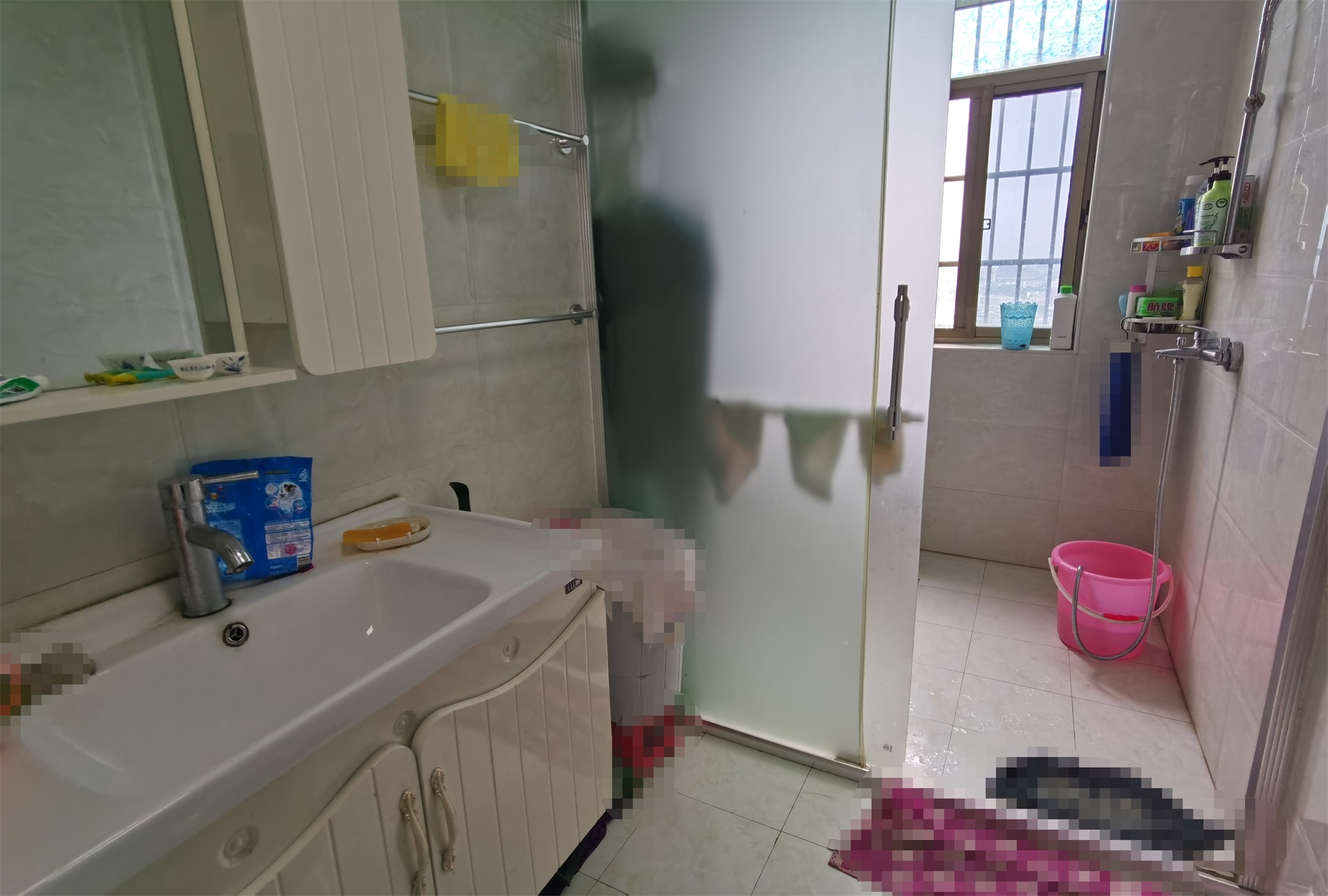 公园道一号(兆富佳园) 3室2厅1卫 95.0万 公园道一号(兆富佳园) 3室2厅1卫 95.0万客厅