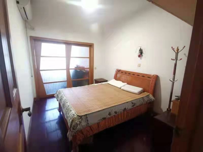 翠塘小区  3室2厅2卫    60.8万 翠塘小区  3室2厅2卫    60.8万客厅