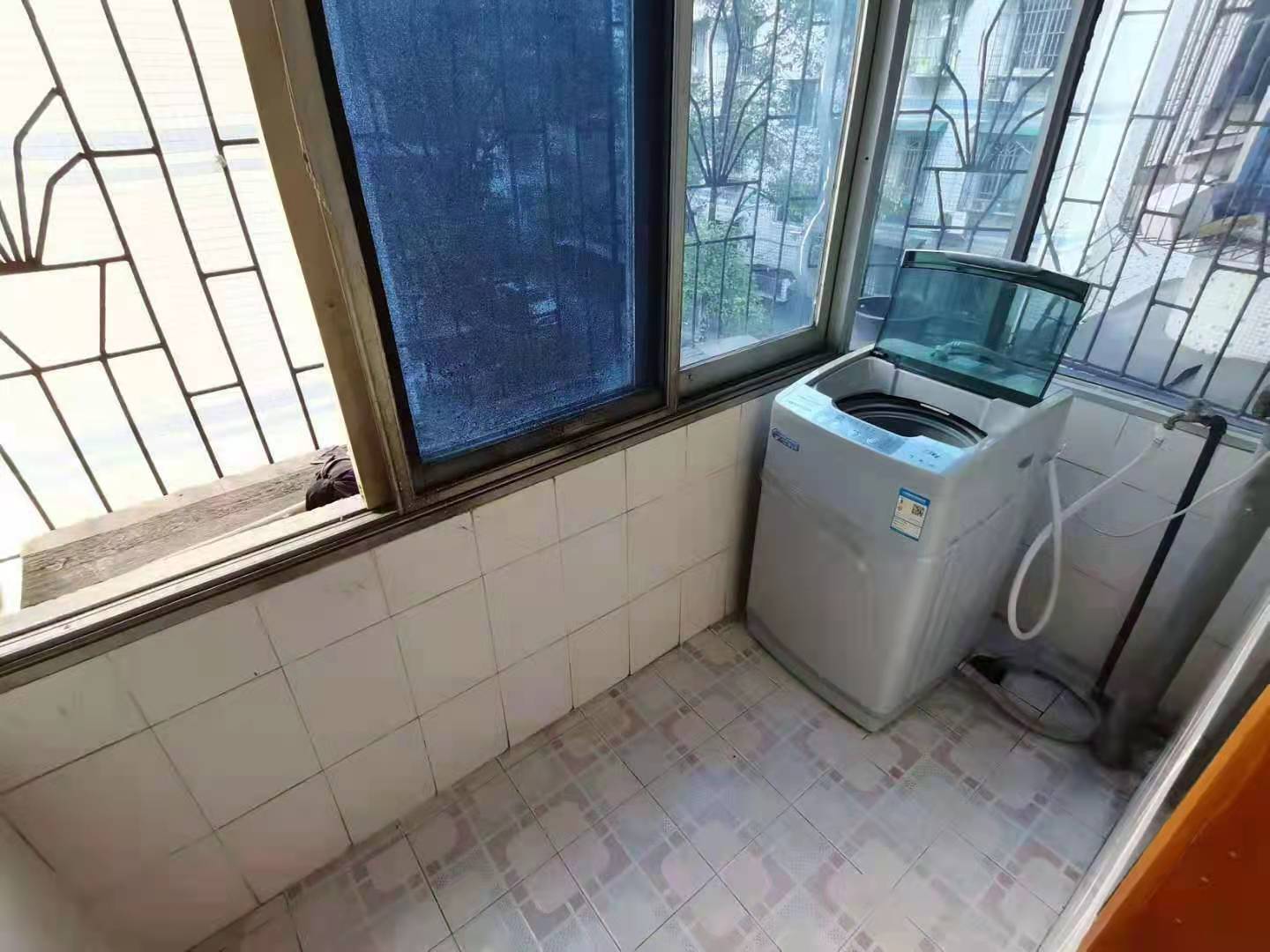 滨江一村  3室2厅1卫   1400.00元/月室内图
