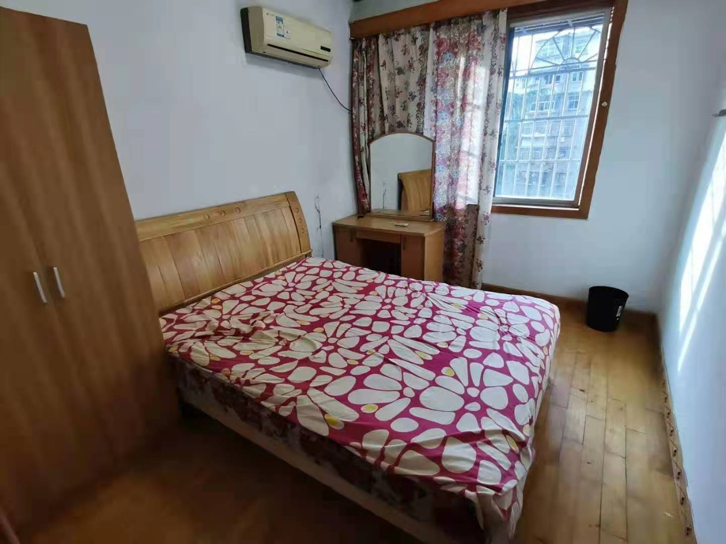 滨江一村  3室2厅1卫   1400.00元/月室内图