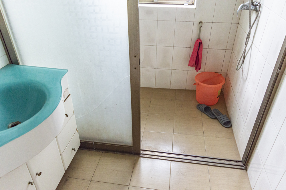 移民小区  3室2厅2卫    52.0万客厅