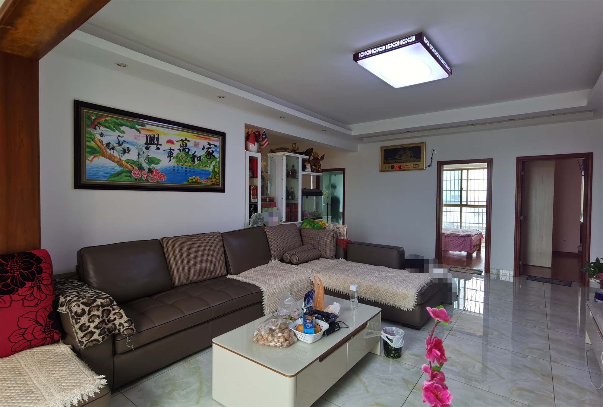 公园道一号(兆富佳园) 3室2厅1卫 95.0万 公园道一号(兆富佳园) 3室2厅1卫 95.0万客厅