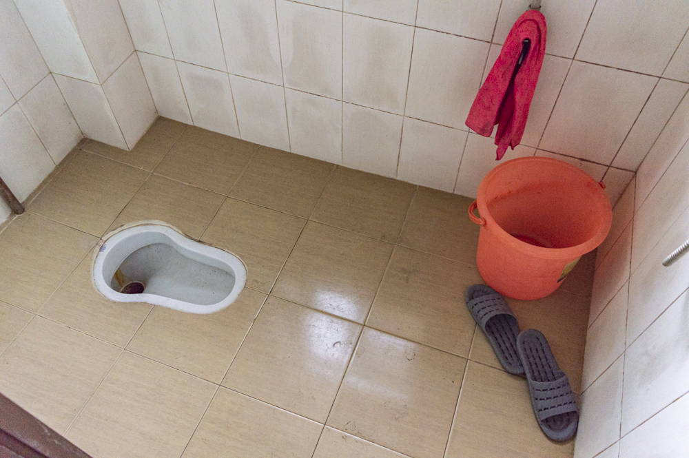 移民小区  3室2厅2卫    52.0万客厅