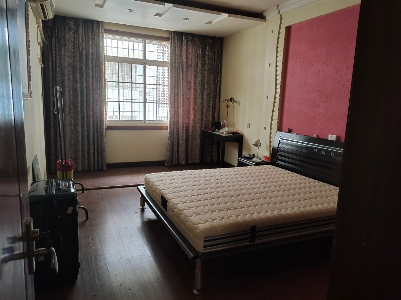 金谷市场  3室2厅2卫    63.8万 金谷市场  3室2厅2卫    63.8万卧室