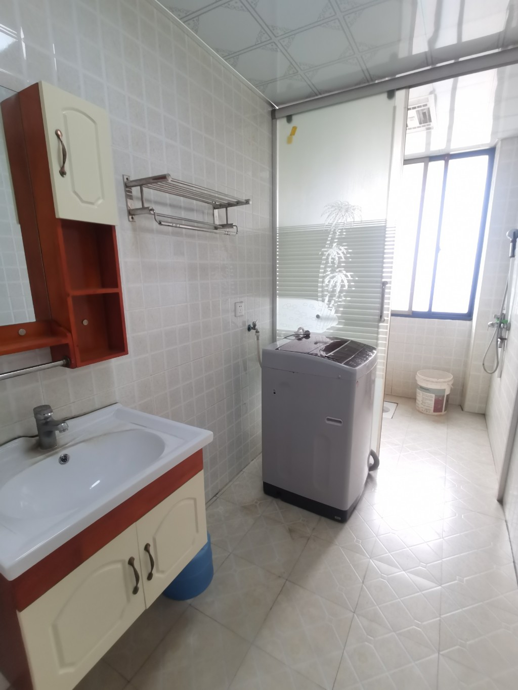 长湖小区 2室2厅1卫 1400.0元/月 长湖小区 2室2厅1卫 1400.0元/月室内图