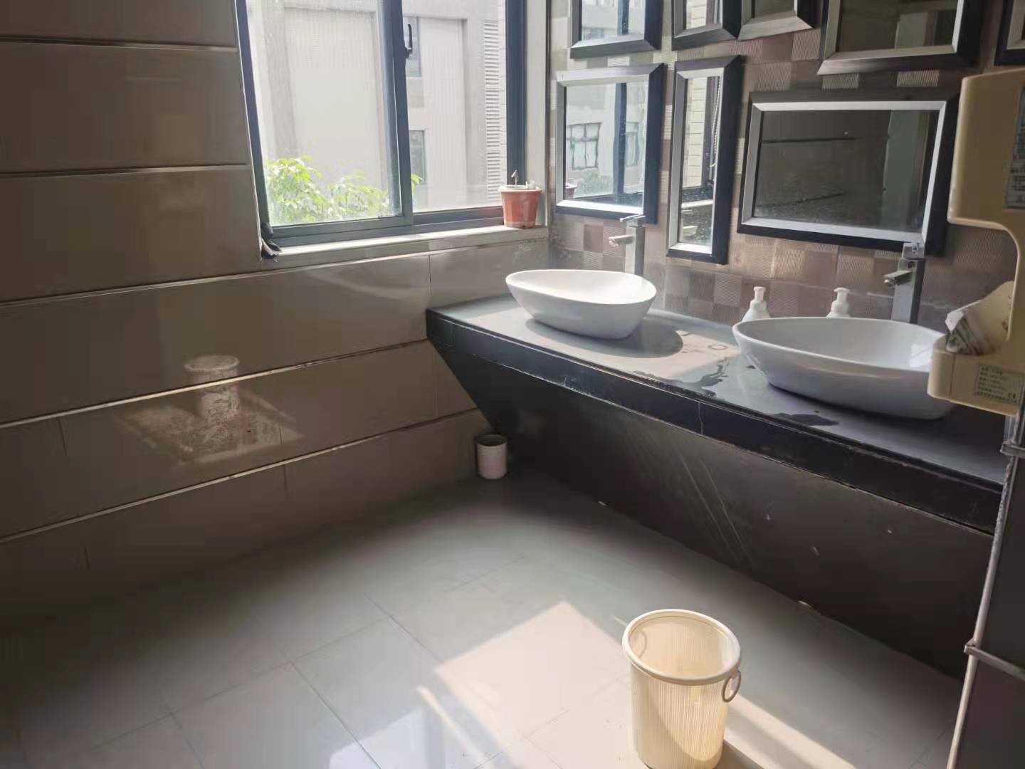 国际企业中心 1室1厅1卫 18000.0元/月 国际企业中心 1室1厅1卫 18000.0元/月室内图