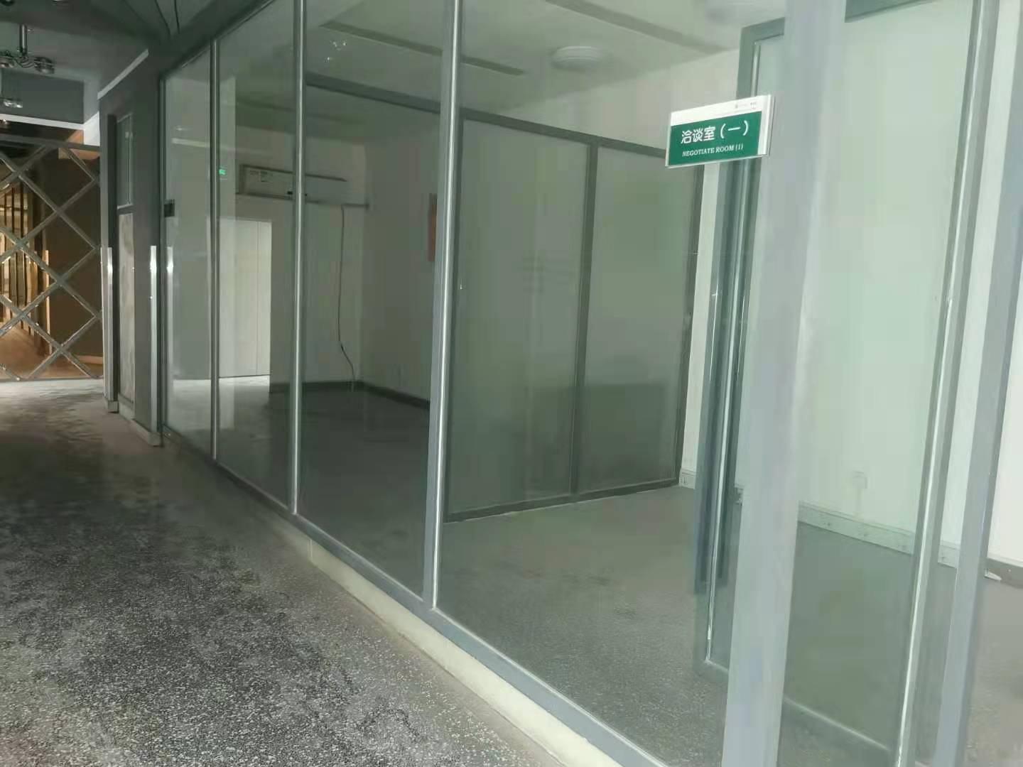 国际企业中心 1室1厅1卫 18000.0元/月 国际企业中心 1室1厅1卫 18000.0元/月室内图