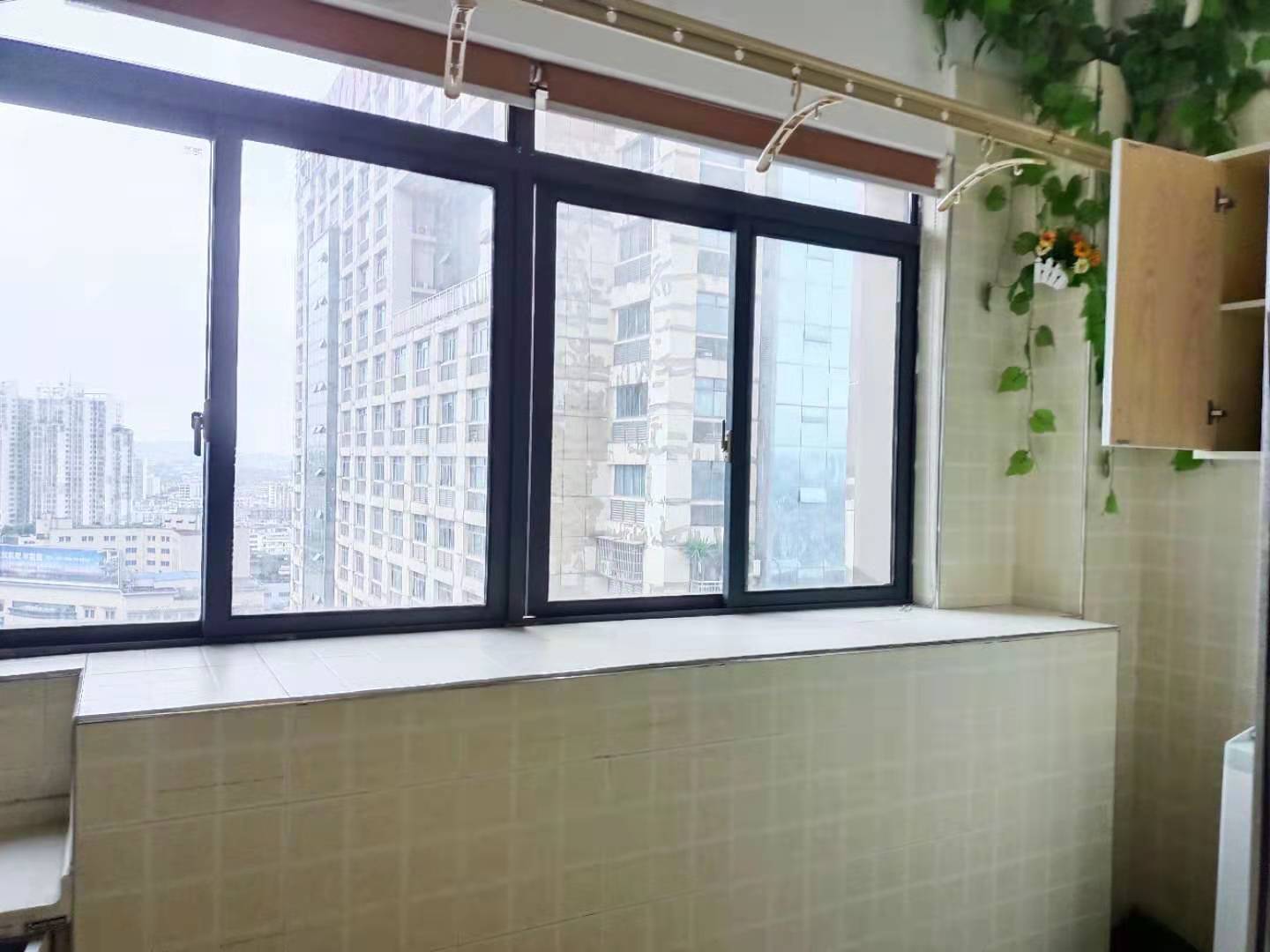 汉华国际 1室1厅1卫 1500.0元/月 汉华国际 1室1厅1卫 1500.0元/月室内图