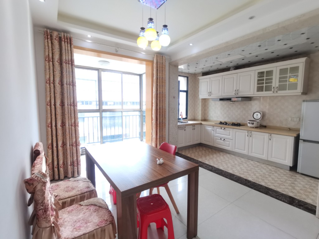 长湖小区 2室2厅1卫 1400.0元/月 长湖小区 2室2厅1卫 1400.0元/月室内图