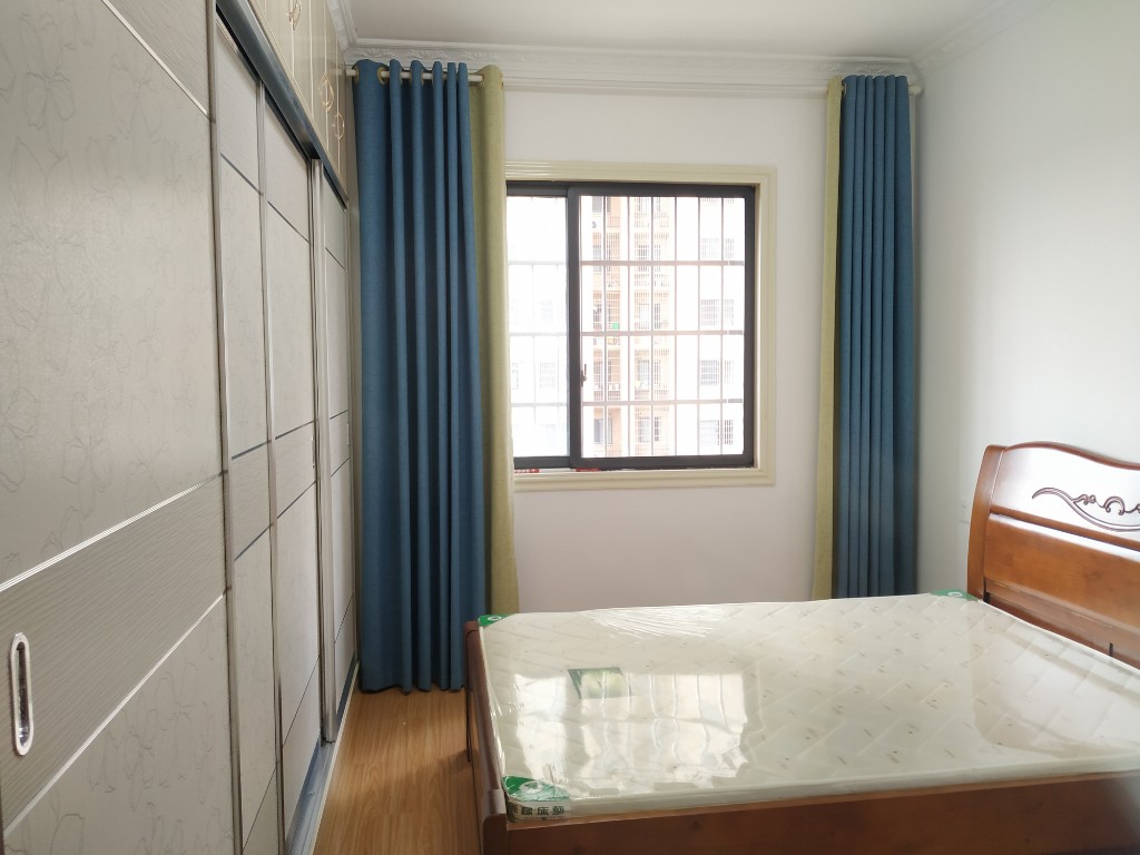 鑫天格林香山  3室2厅1卫    1250.0元/月室内图