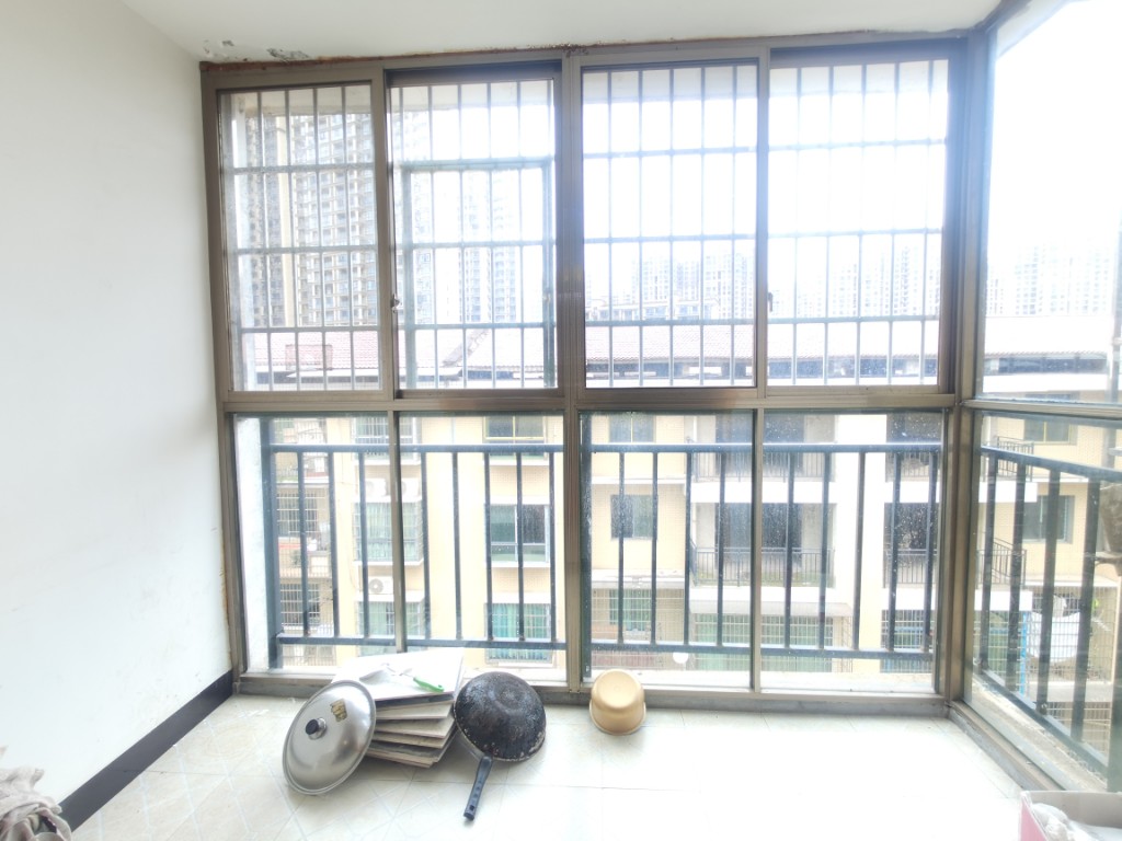 长湖小区 2室2厅1卫 1400.0元/月 长湖小区 2室2厅1卫 1400.0元/月室内图