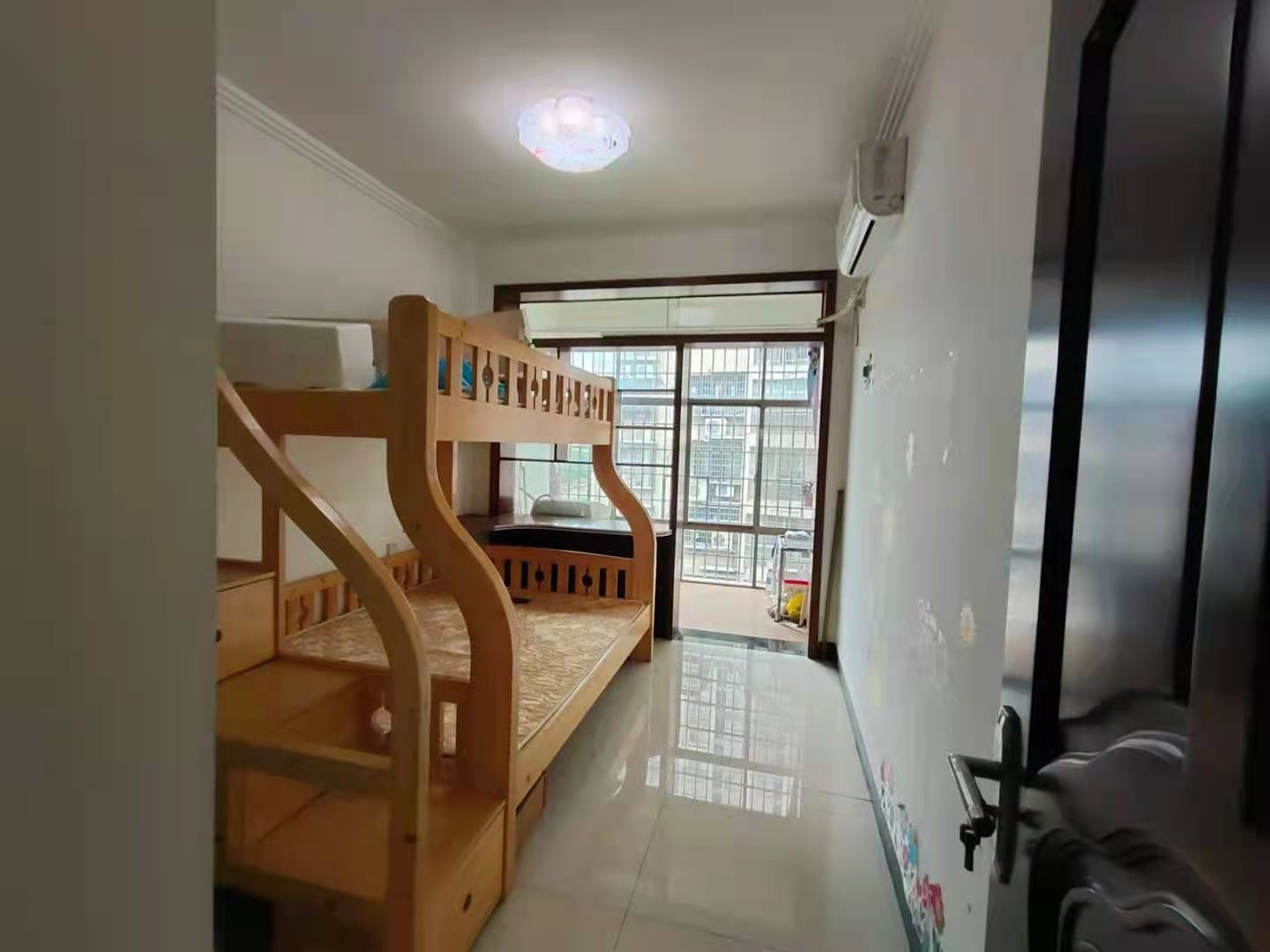 世纪花城 3室2厅2卫 46.8万 世纪花城 3室2厅2卫 46.8万卧室