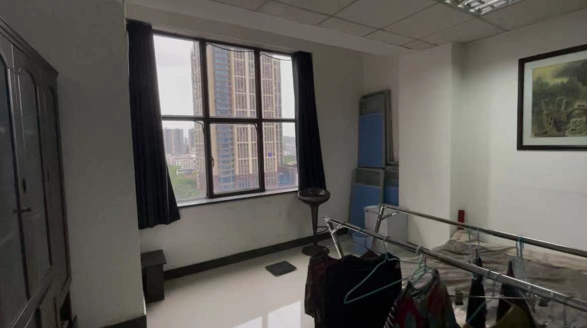 娄星区散盘 1室1厅1卫 35.8万 娄星区散盘 1室1厅1卫 35.8万卧室