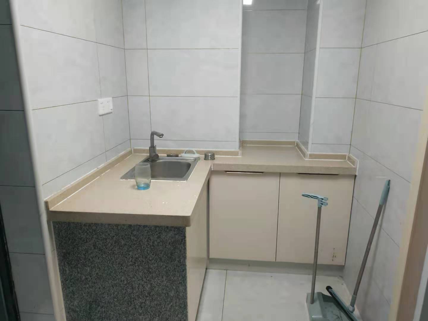 鑫天国际(鑫天偶遇)  1室1厅1卫    1400.0元/月 鑫天国际(鑫天偶遇)  1室1厅1卫    1400.0元/月室内图