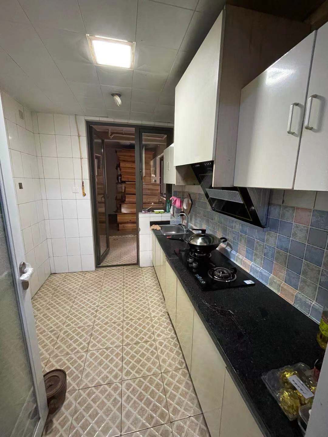 南湖国际3期 3室1厅1卫 2700.0元/月 南湖国际3期 3室1厅1卫 2700.0元/月室内图