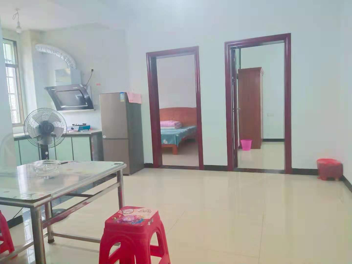 檀山湾小区  2室1厅1卫    800.0元/月 檀山湾小区  2室1厅1卫    800.0元/月室内图