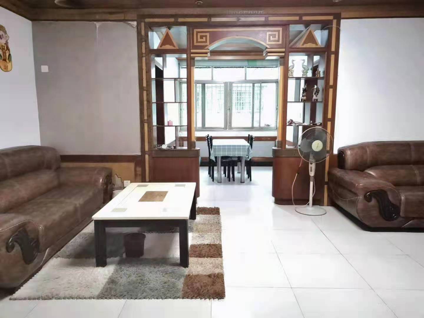 红旗小区  2室2厅1卫    1200.0元/月 红旗小区  2室2厅1卫    1200.0元/月室内图