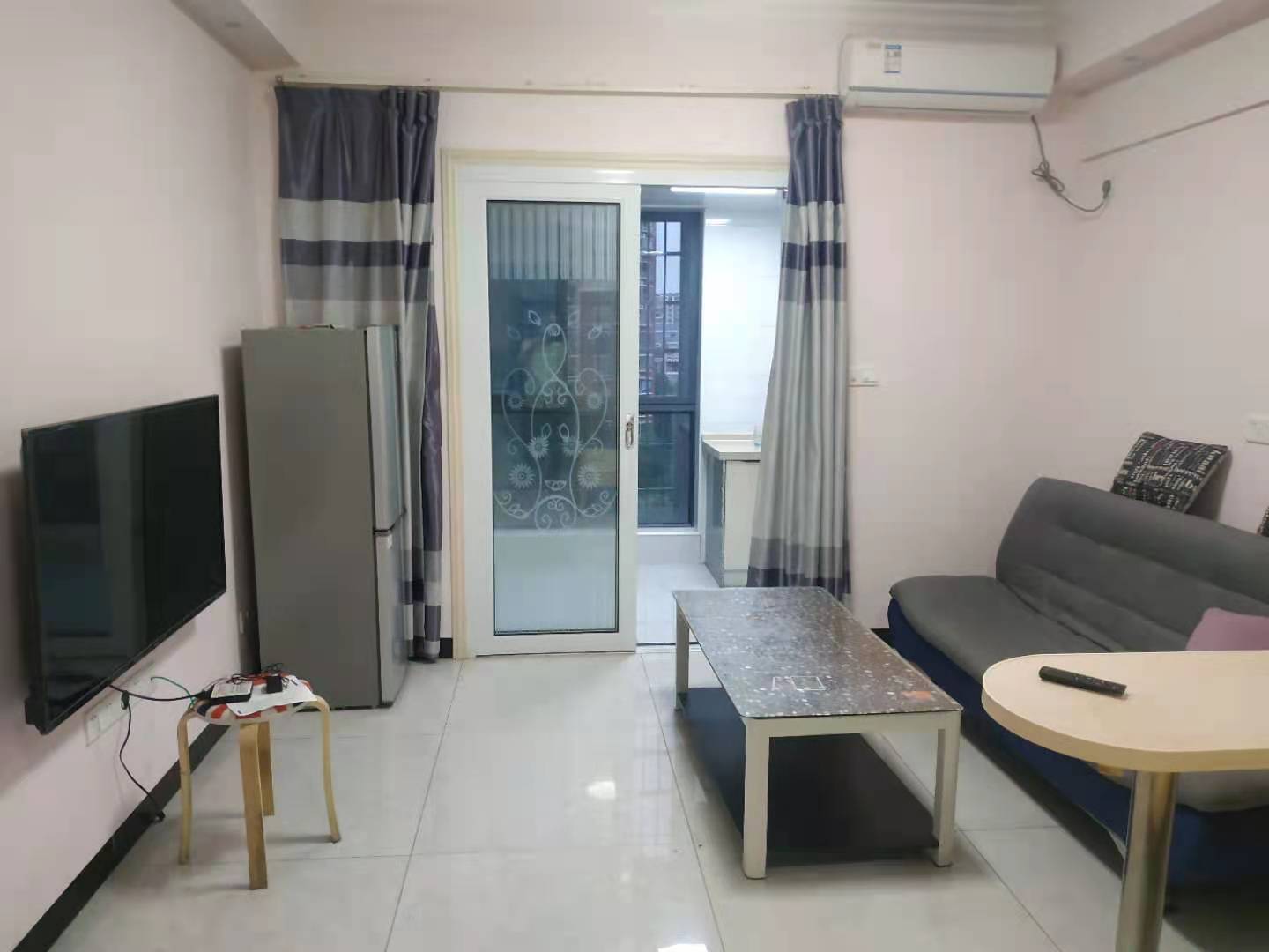 鑫天国际(鑫天偶遇)  1室1厅1卫    1400.0元/月 鑫天国际(鑫天偶遇)  1室1厅1卫    1400.0元/月室内图