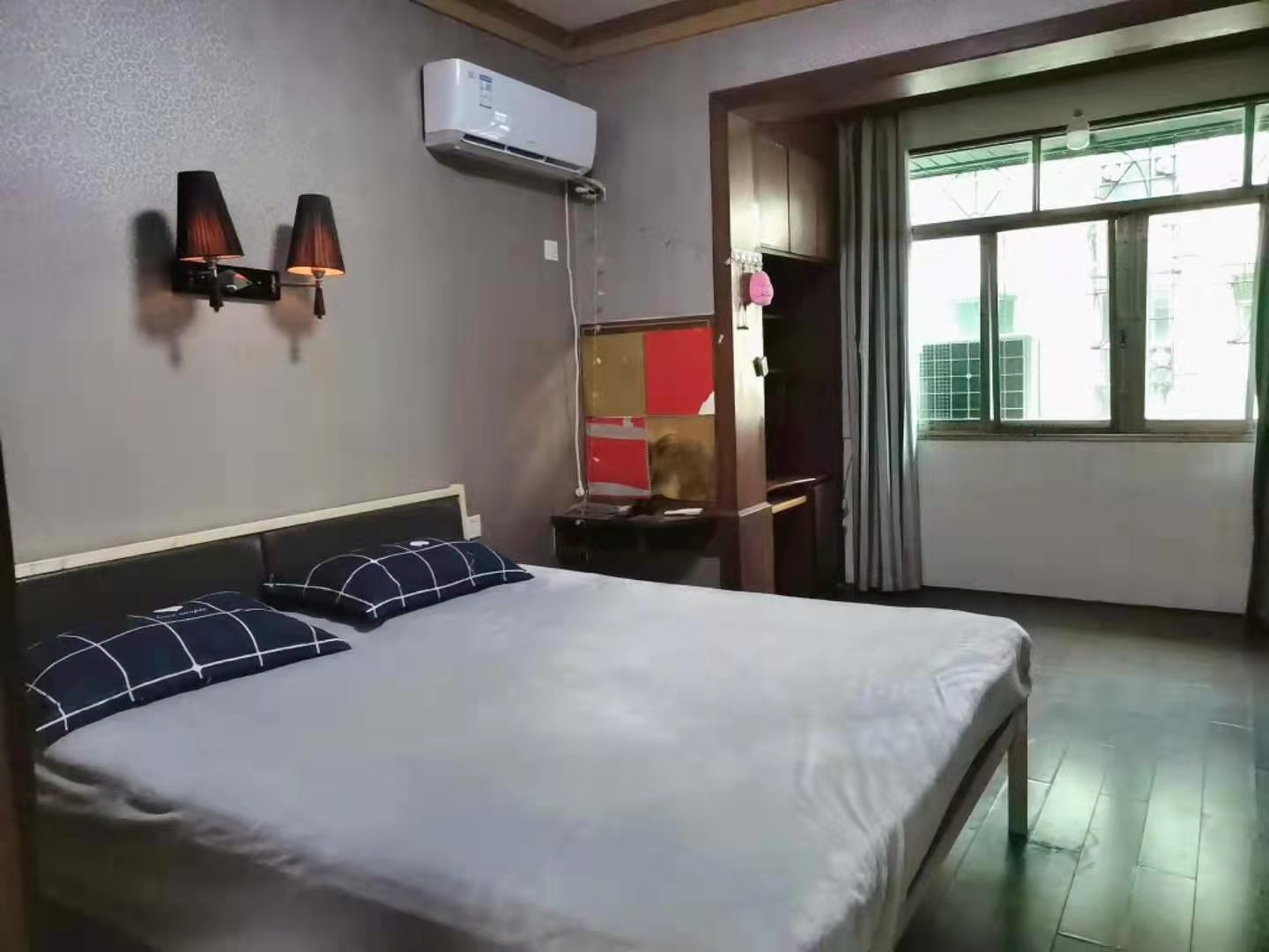 红旗小区  2室2厅1卫    1200.0元/月 红旗小区  2室2厅1卫    1200.0元/月室内图