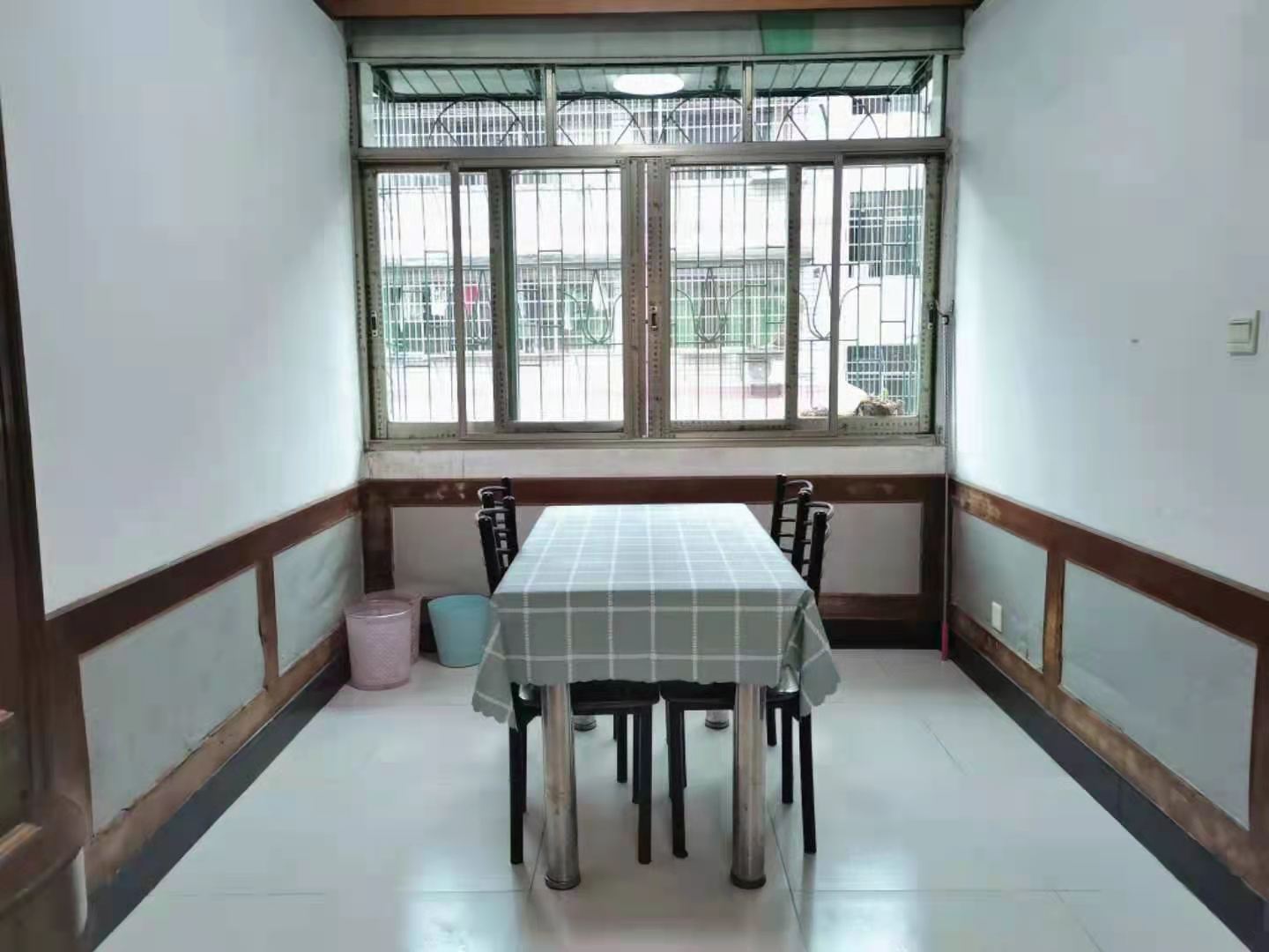 红旗小区  2室2厅1卫    1200.0元/月 红旗小区  2室2厅1卫    1200.0元/月室内图